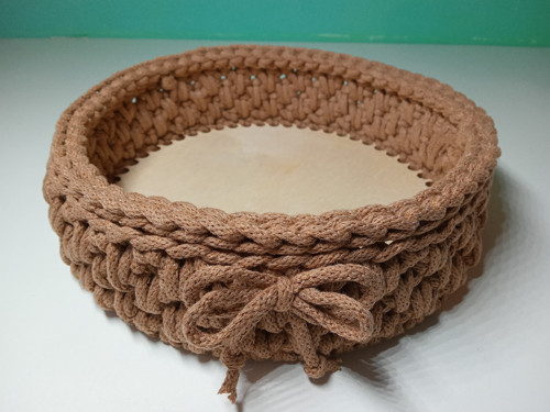 Háčkovaný košík světle hnědý ⌀ 25 cm