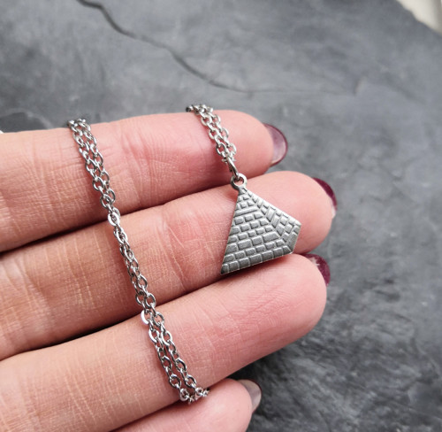 Ocelový náhrdelník*pyramida
