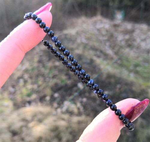 Přírodní tmavý safír*jemný náramek*0,3 cm