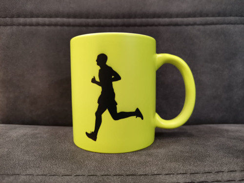 Neonový sportovní hrnek