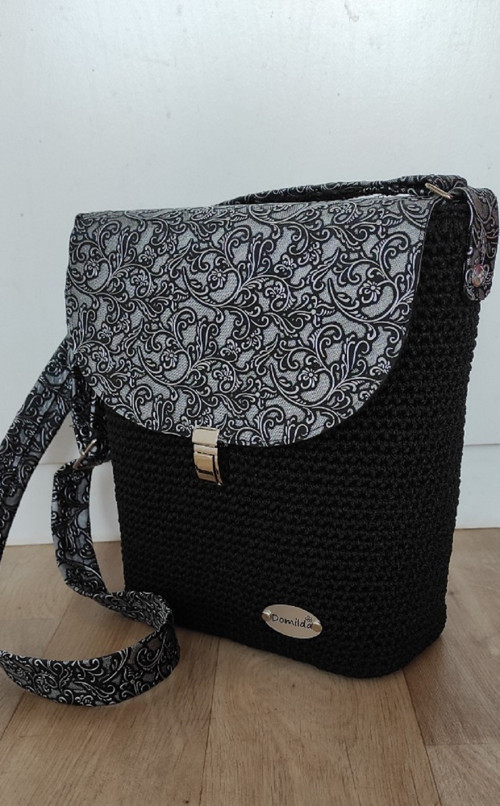 Háčkovaná crossbody