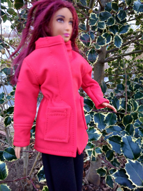 Pro Barbii softshellová BUNDIČKA s kapsami — foto 1