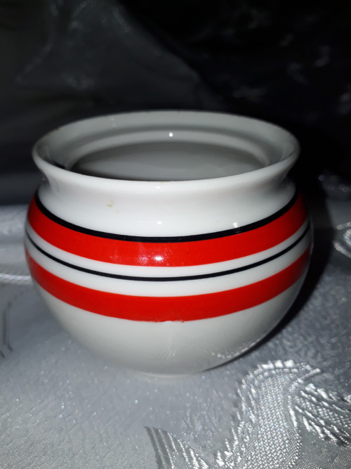 Porcelánová nádobka na cokoliv...