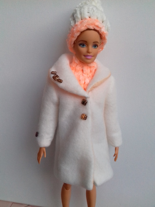 Šatičky pro Barbie - kabátek — foto 1