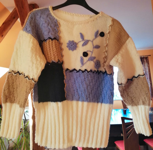 Pletený svetřík — foto 1