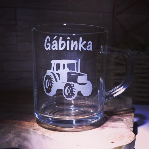 Hrníček s traktorem a jménem