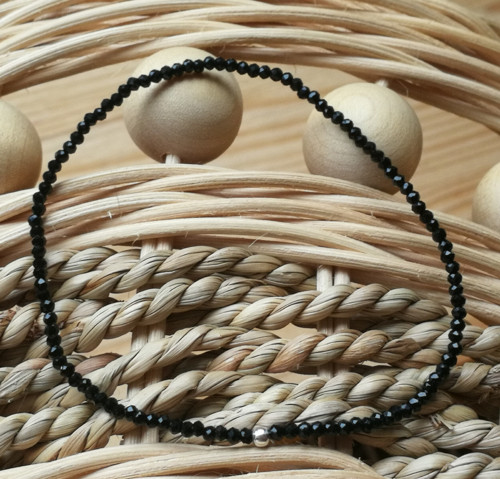 Spinel broušený 2 mm 18,8 mm — foto 1