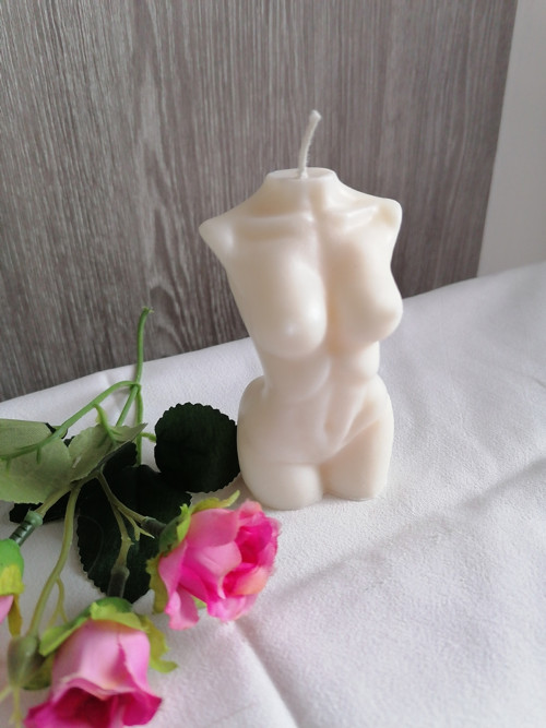 Svíčka ze sójového vosku - torzo žena 10 cm
