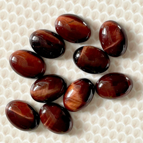 Rude tygří oko kabošon ovál / 14x10mm