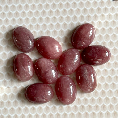 Jahodový křemen kabošon ovál / 14x10mm
