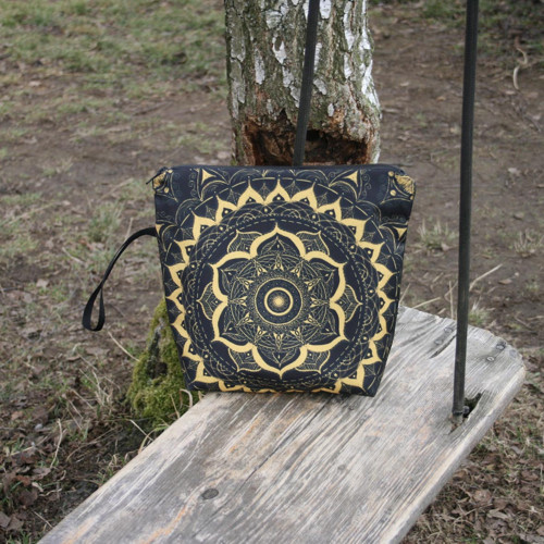 KOSMETICKÁ TAŠTIČKA Mandala žlutočerná — foto 1