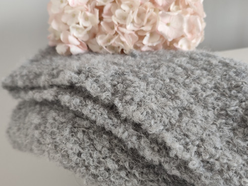 Sivé bouclé — foto 1