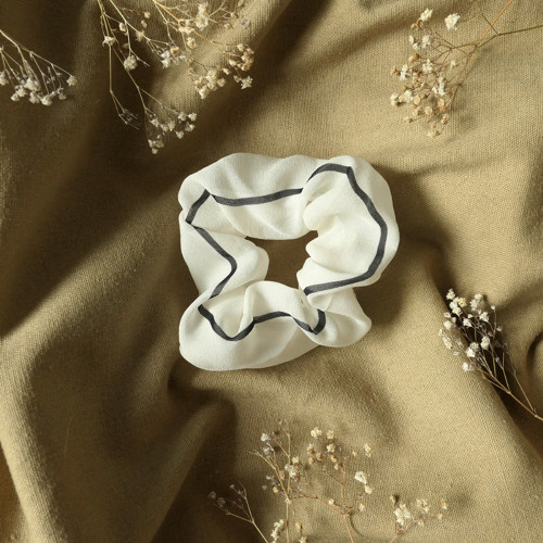 Gumička scrunchie černobílá - 100% hedvábí