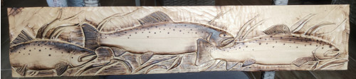 Reliéf pstruzi, 87x18 cm, interiér