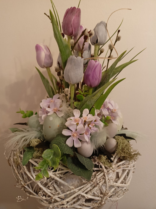 Dekorace s umělými tulipány — foto 1