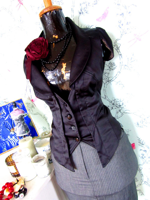 Korzetový pin-up top — foto 1