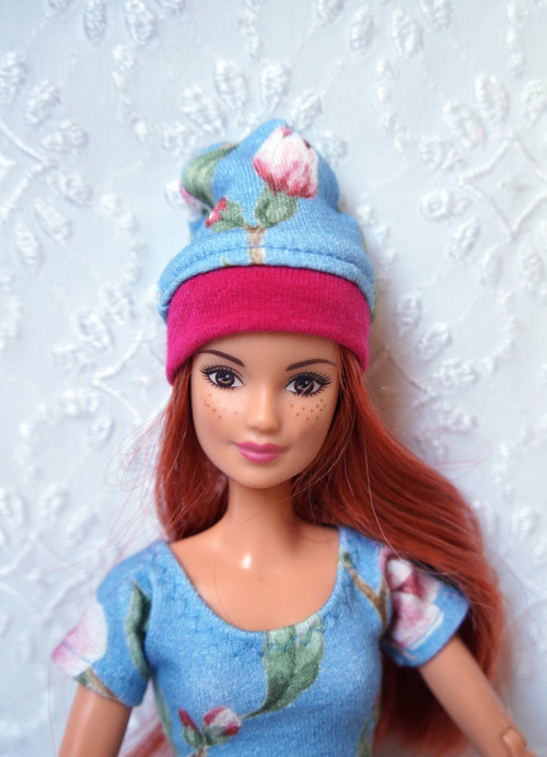 Čepice pro Barbie — foto 1