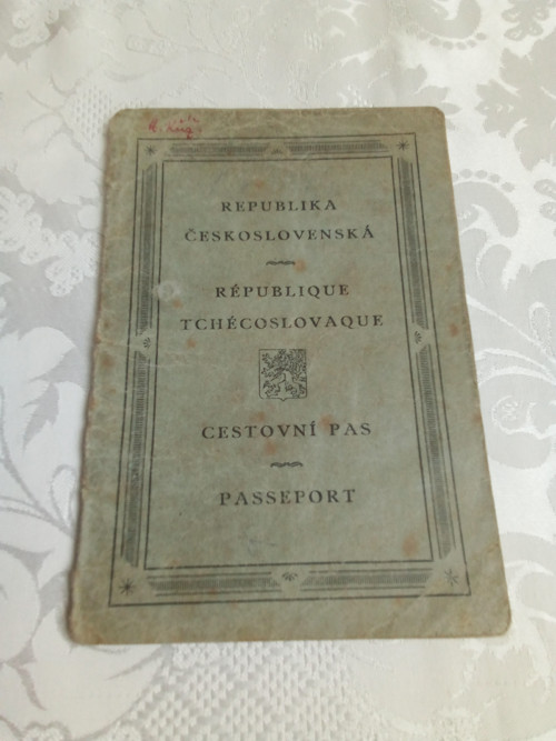Starý prvorepublikový cestovní pas — foto 1