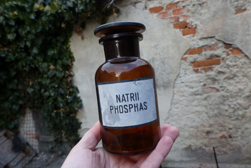 Natrii Phosphas...lékárenská lahev