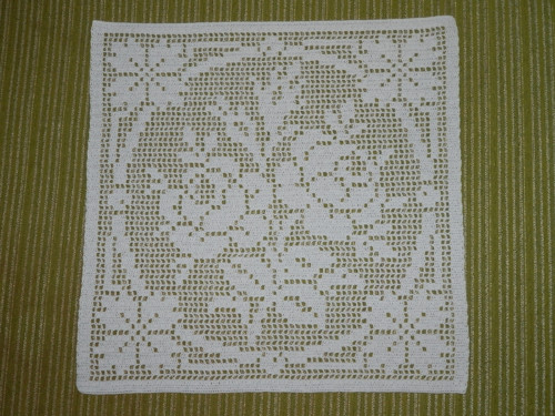 H18 - háčkovaná dečka, cca 37x37 cm — foto 1