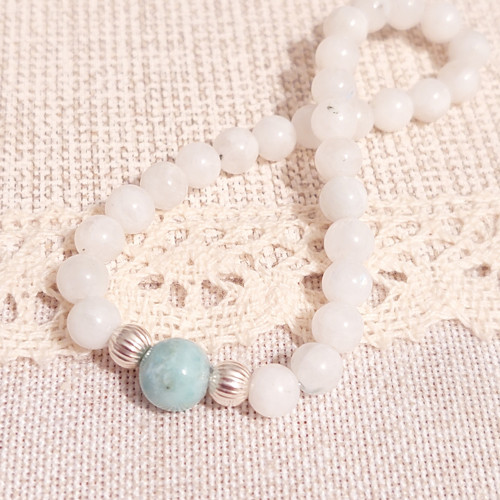 Minerální náramek. Larimar a Měsíční kámen.