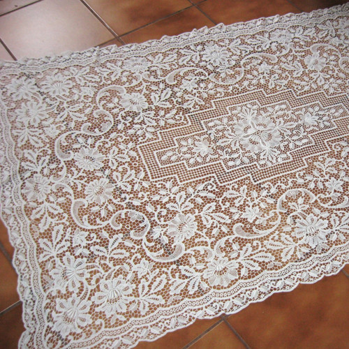 Ubrus s krajkovým vzorem 15993 — foto 1