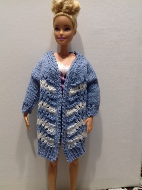 Šatičky pro Barbie - kardigan — foto 1