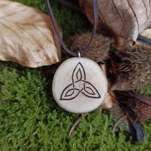 Náhrdelník Triquetra