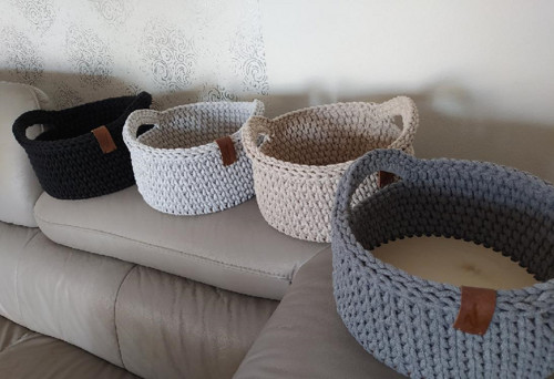 HÁČKOVANÝ KOŠÍK S UCHY PRŮMĚR 27 CM