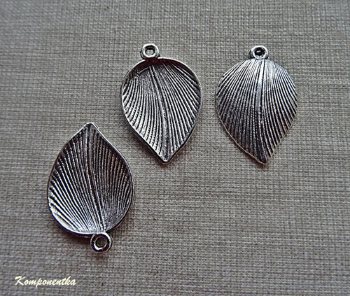 Přívěšek list 23x15mm 1kus
