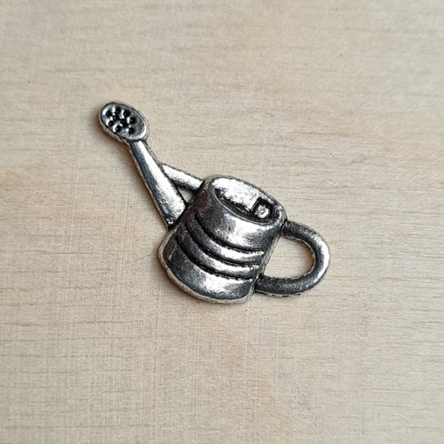 Přívěsek - zahradní konev 25x12 mm, 5 ks