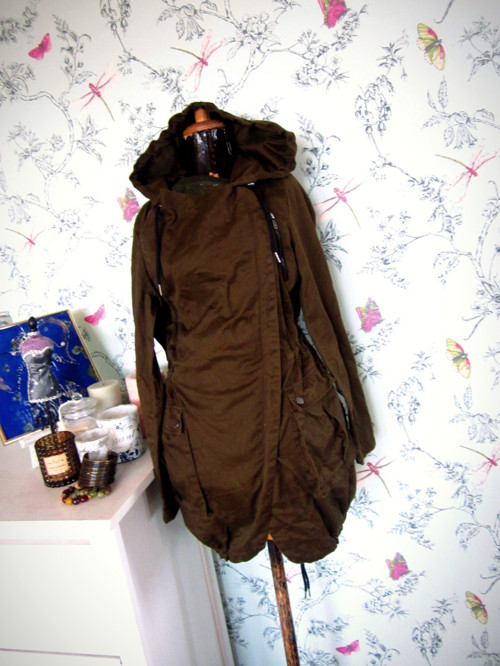 Parka jarní v čokoládové — foto 1