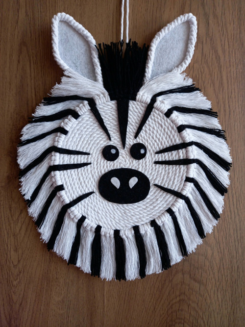 Macramé zvířátko Zebra Ø 33 cm. — foto 1