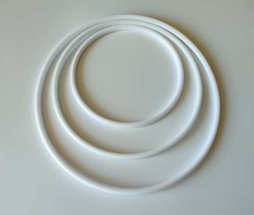 Plastový kruh bílý - 20 cm