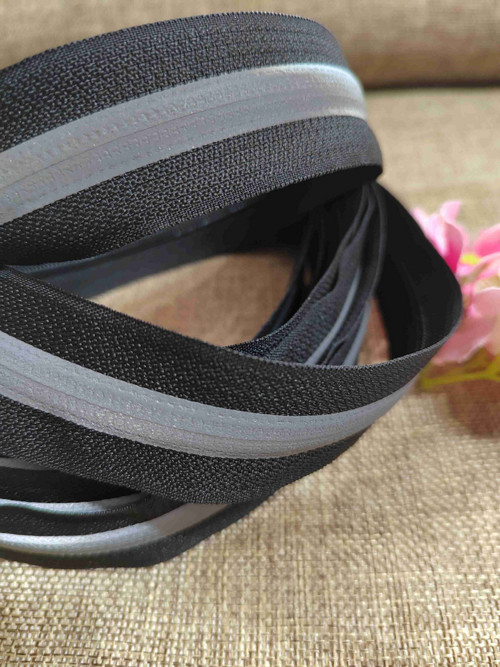 Zip spirálový krytý šíře 5 mm metráž reflexní