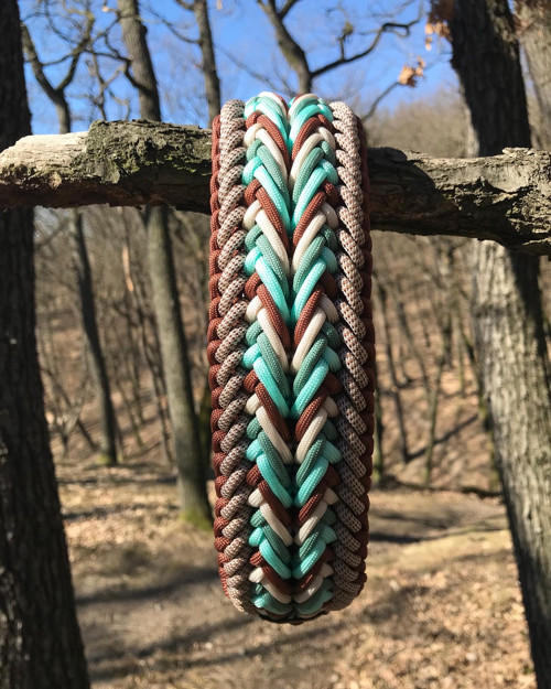 Paracord obojek s nastavitelným řemínkem