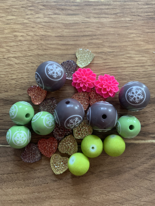 Mix plast korálků — foto 1