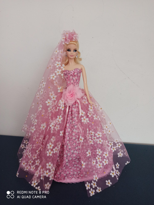 Šaty pro Barbie — foto 1