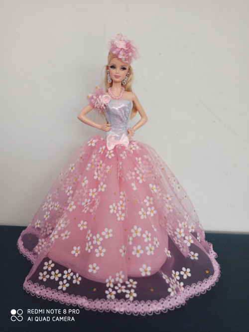 Šaty pro Barbie — foto 1