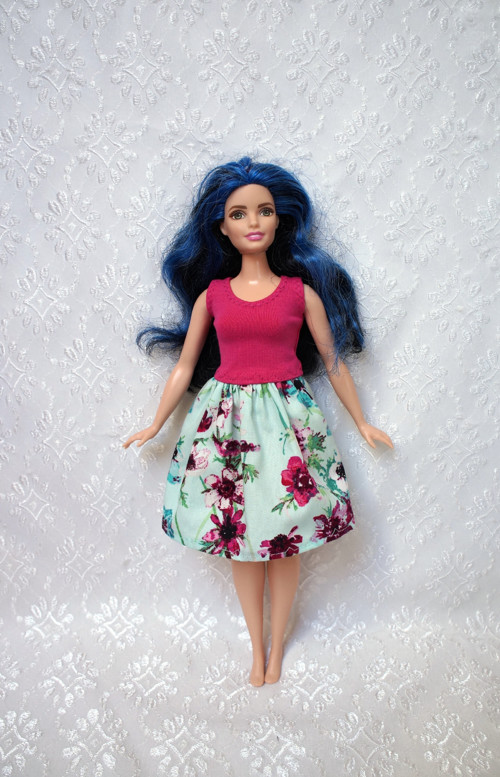Letní šaty pro Barbie - baculka — foto 1
