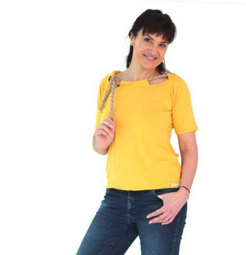 Medová halenka s vázáním krátký rukáv