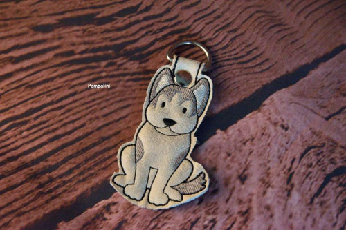 Klíčenka/přívěšek vyšívaná - Husky