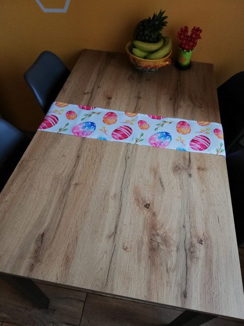 Velikonoční běhoun s vajíčky — foto 1