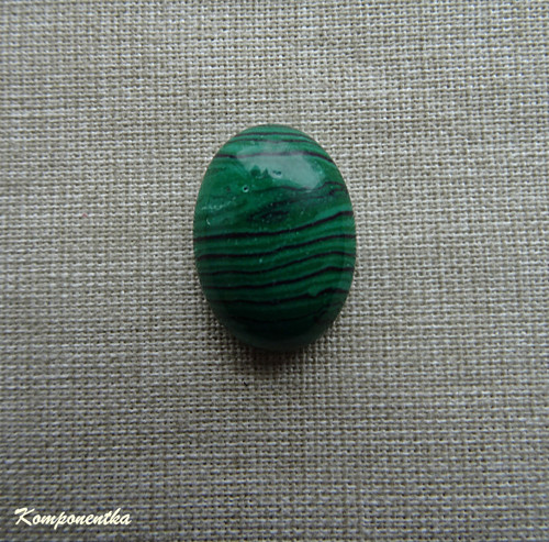 Kabošon polodrahokamu Malachit 13x18mm 1kus