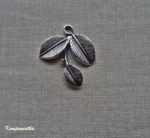 Přívěšek list 23x23mm 1kus — foto 1