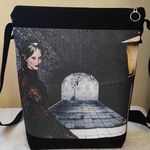 Crossbody Upírka — foto 1