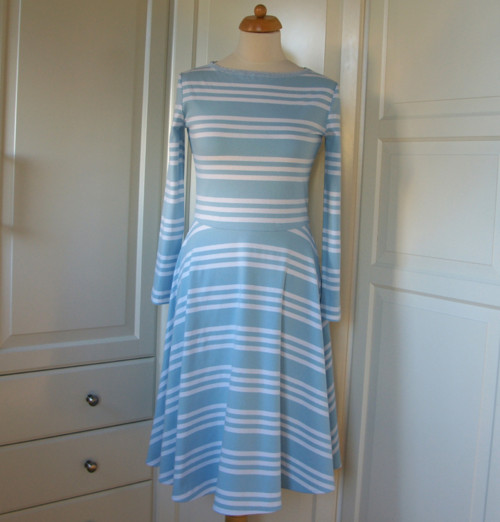 T-SHIRT DRESS blue striped... úpletové šaty