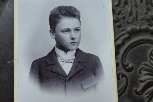 Mladík...stará kabinetní fotografie