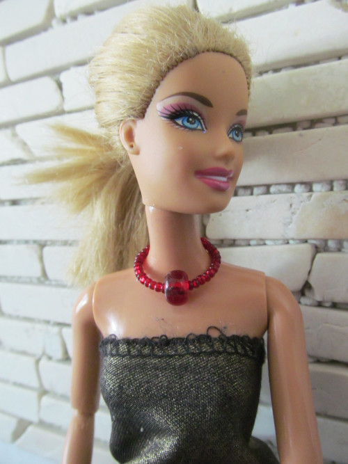 Náhrdelník pro Barbie - červený 3