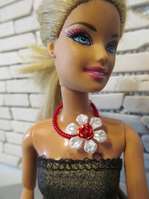 Náhrdelník pro Barbie - červený 5